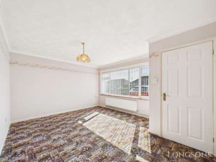 The Oval, Saham Toney, Image 3