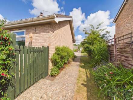 Henry Cross Close, Shipdham, Image 16
