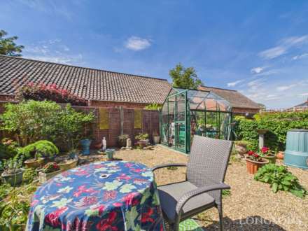 Donald Moore Gardens, Watton, Image 9
