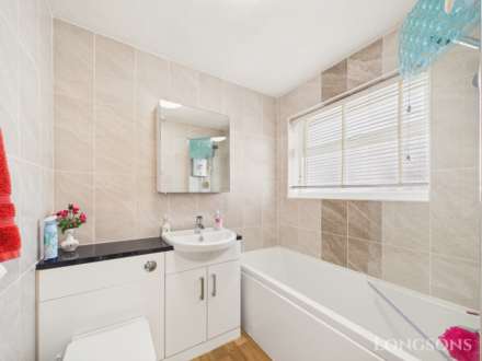 Longfields, Swaffham, Image 10