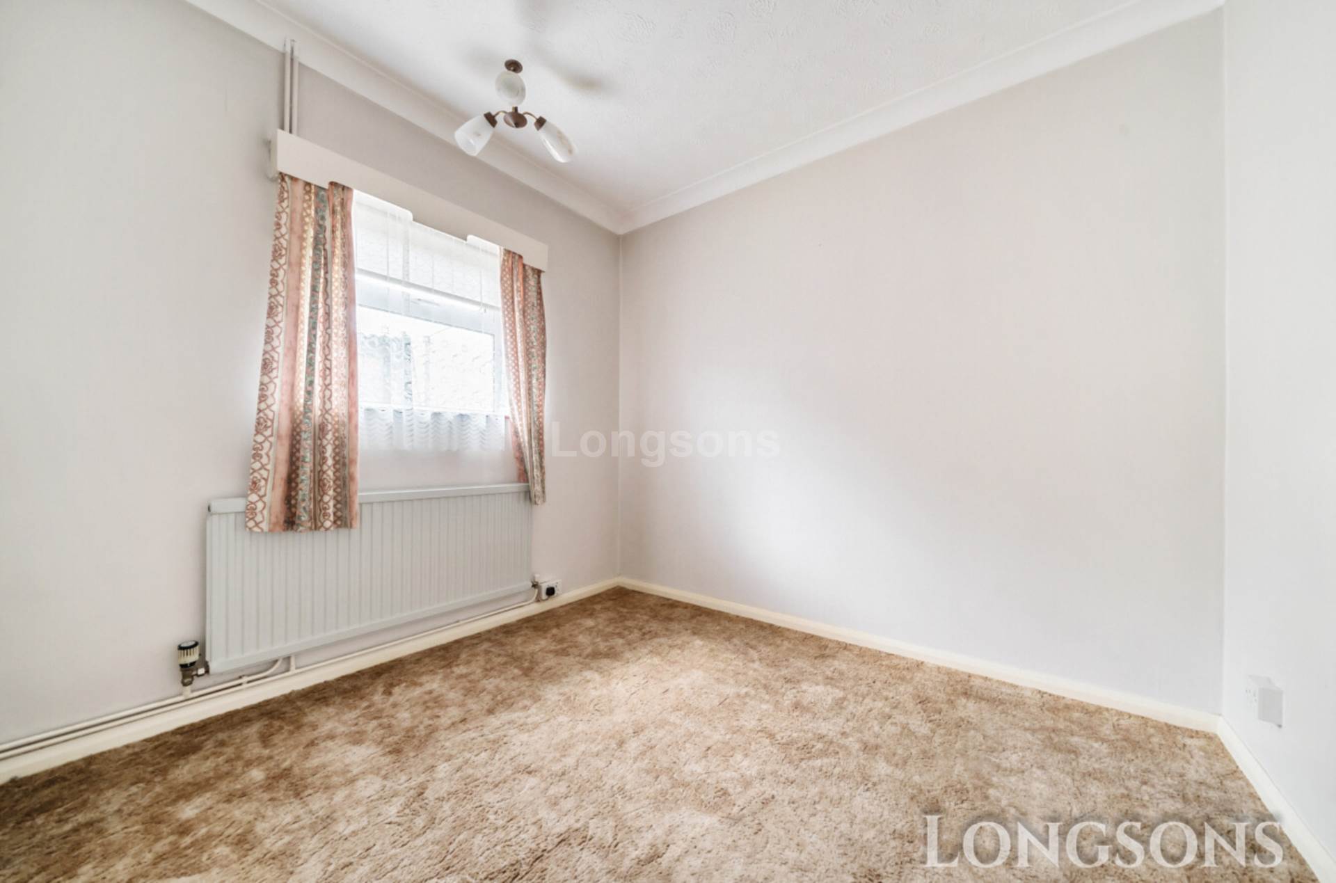The Oval, Saham Toney, Image 7