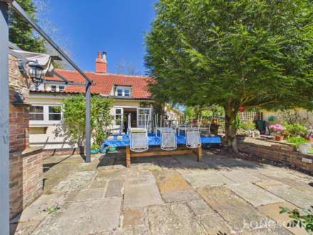 Carbrooke Road, Ovington, Image 19