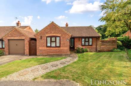 Amys Close, Saham Toney