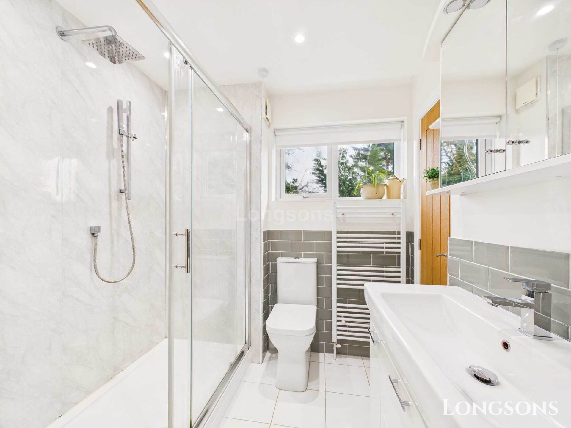 Longfields, Swaffham, Image 16