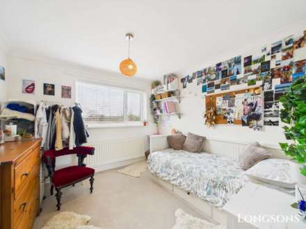 Longfields, Swaffham, Image 15