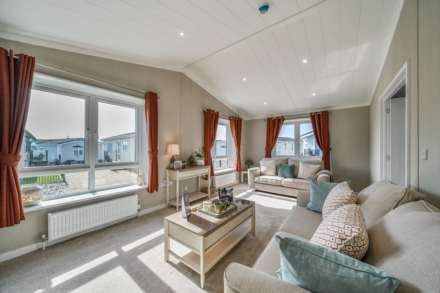 Forest Edge Court, Great Hockham, Image 6