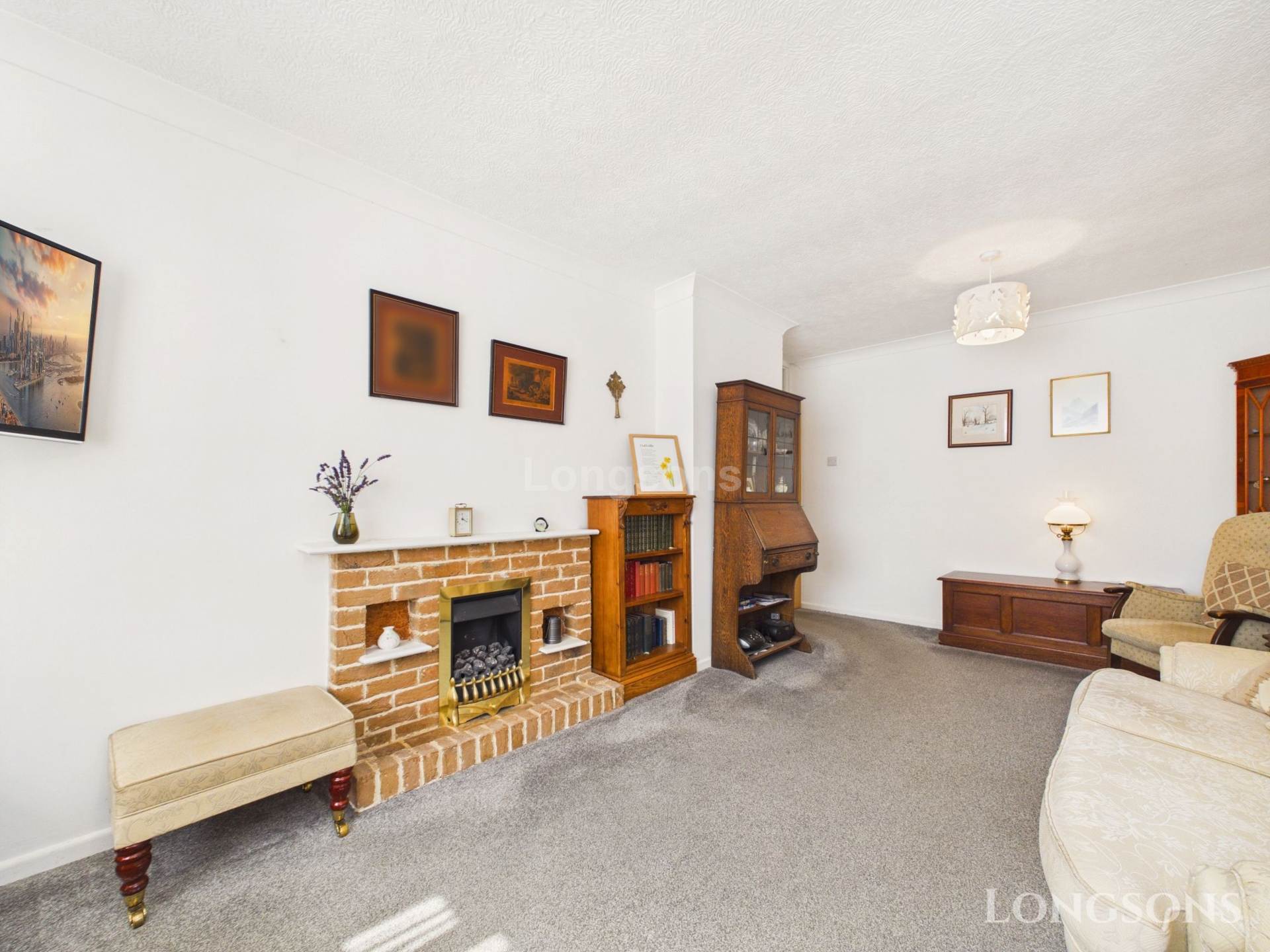 Acacia Avenue, Thetford, Image 3