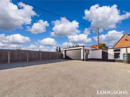 Meadow Lane, Carbrooke, Image 21