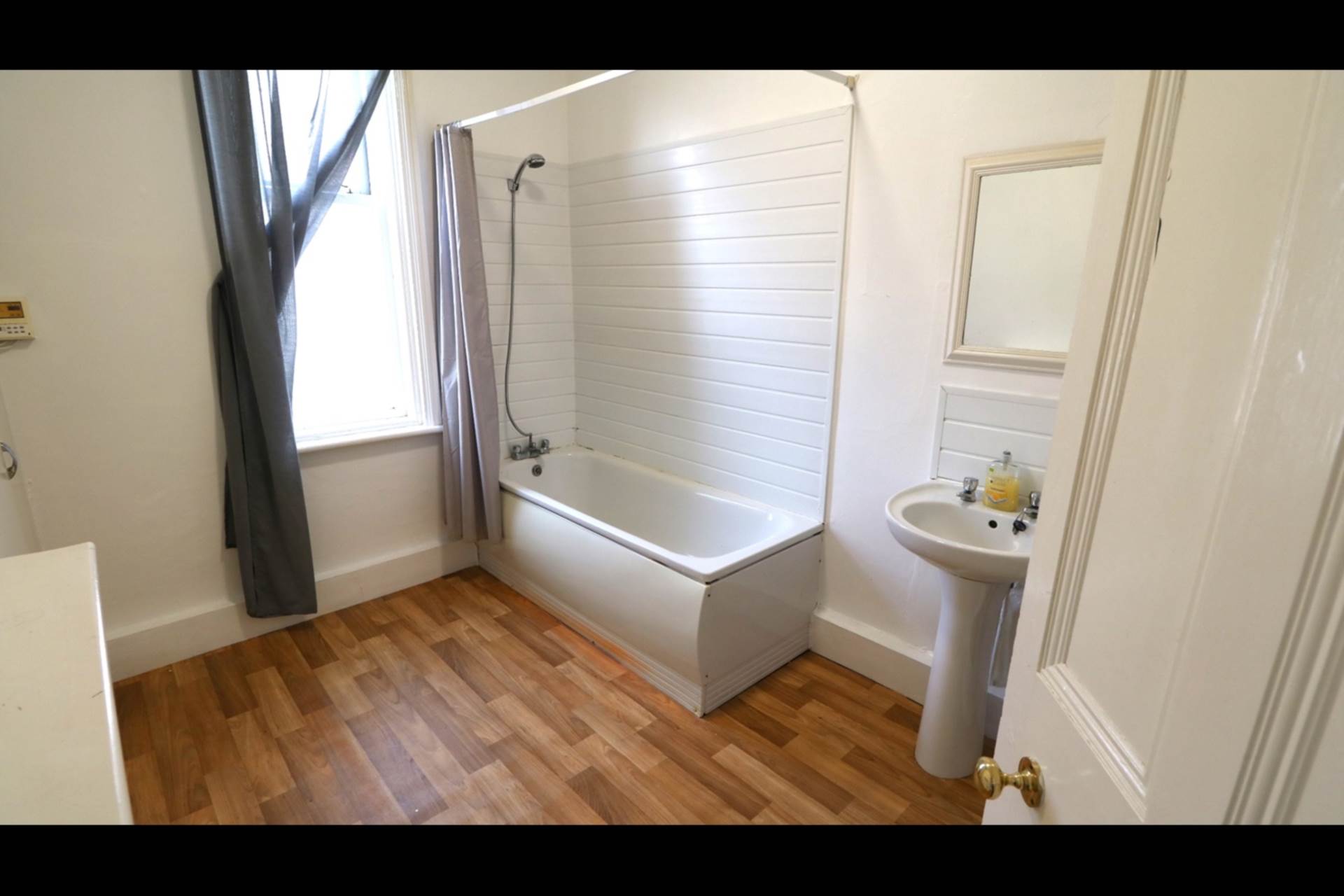 Flat 3, 15 Lord Street West, Southport, PR8 2BH, Image 3