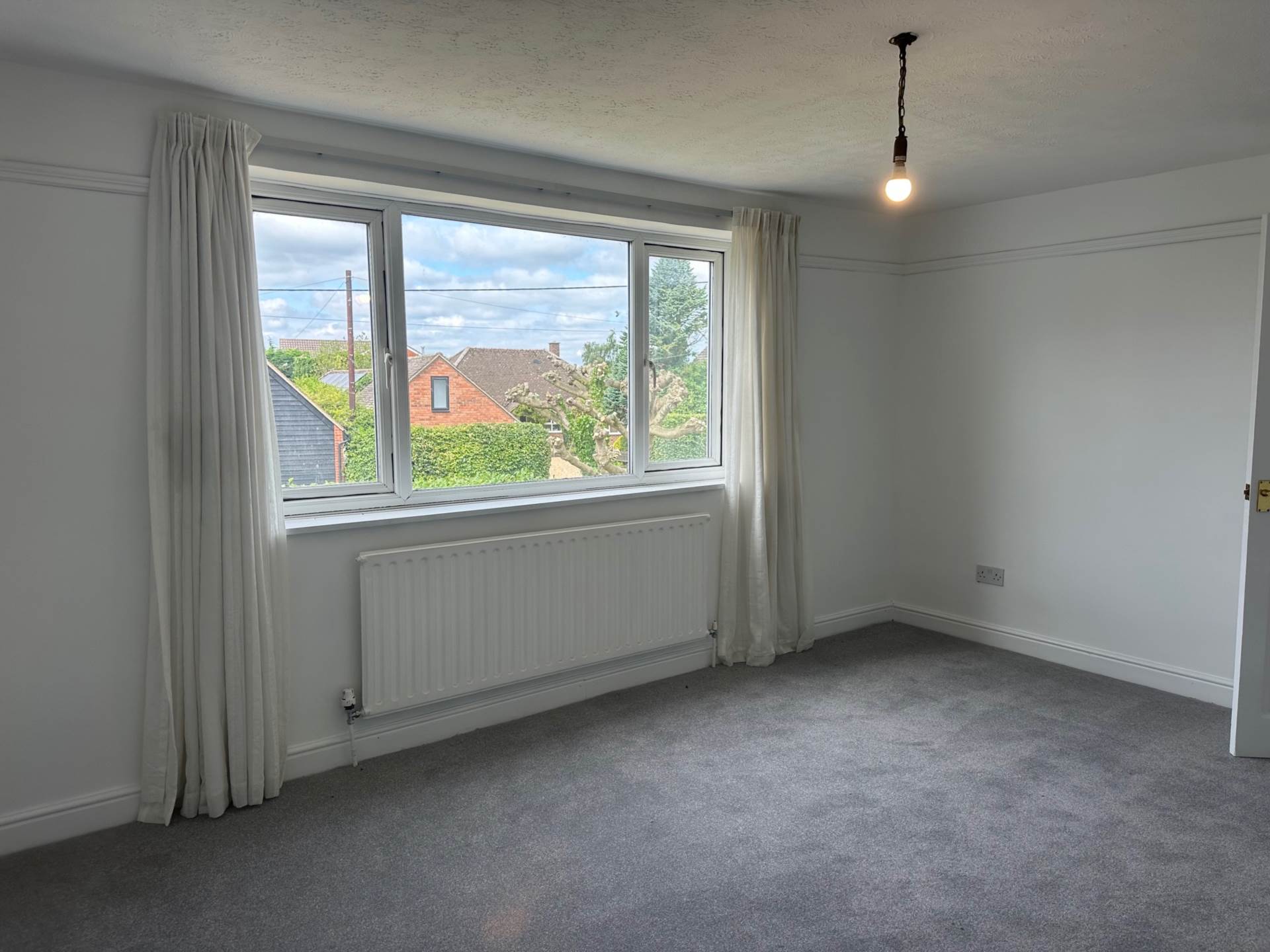 Worminghall Road, Aylesbury, Image 10