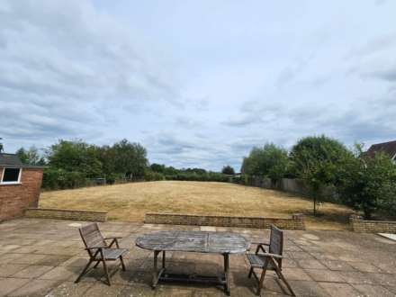 Worminghall Road, Aylesbury, Image 12