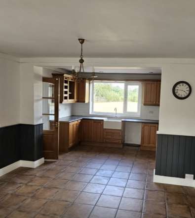 Worminghall Road, Aylesbury, Image 7