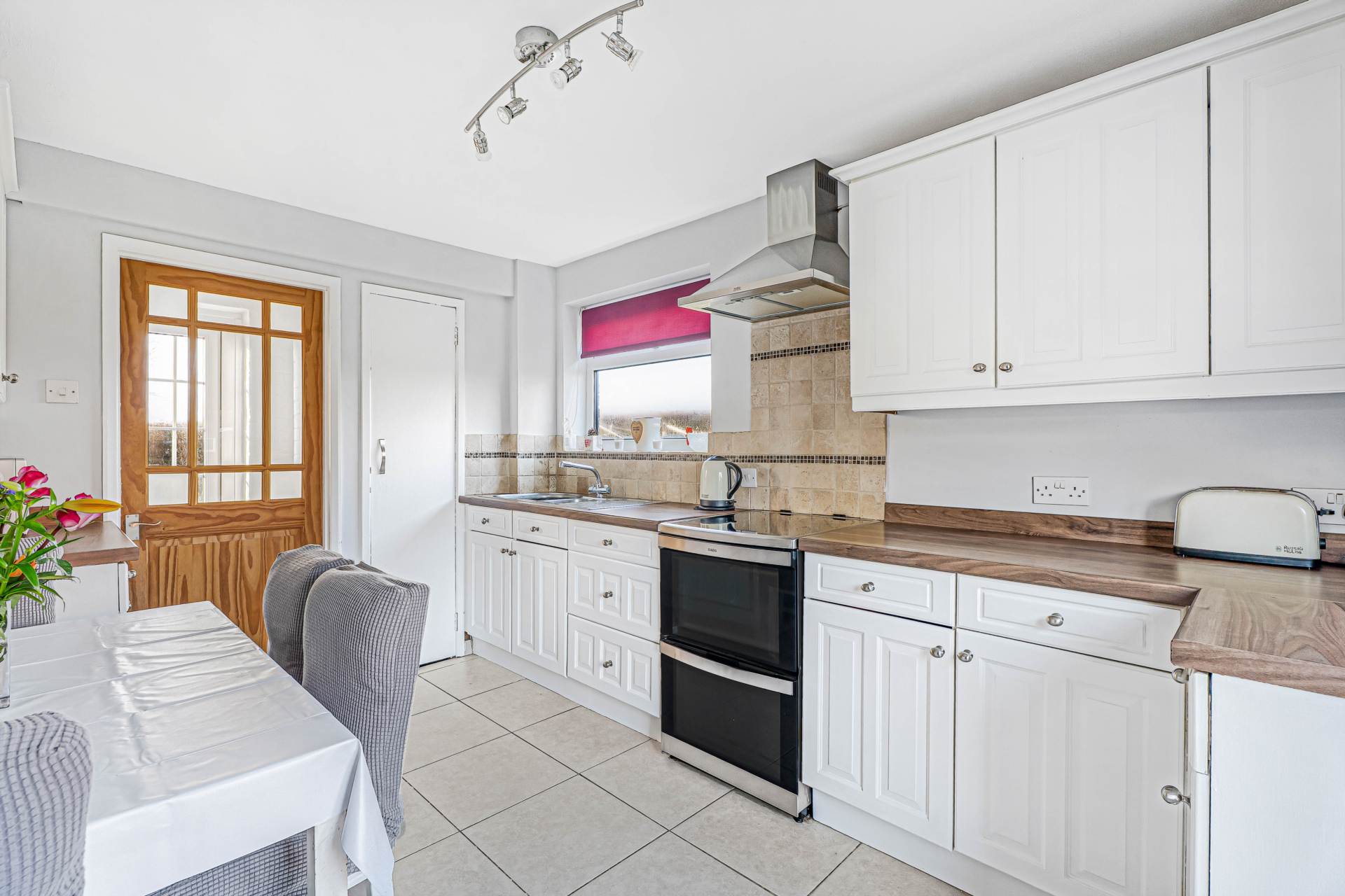 Rosehill Crescent, Buckingham, Image 3