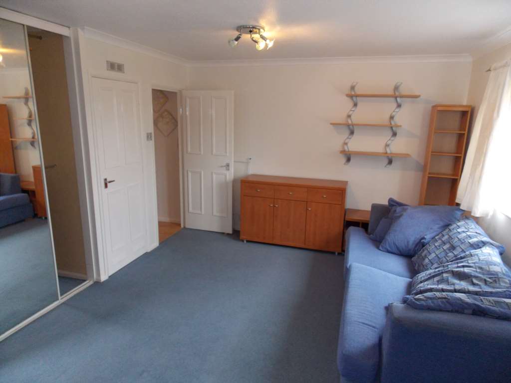 Westholm Court, Bicester, Image 4