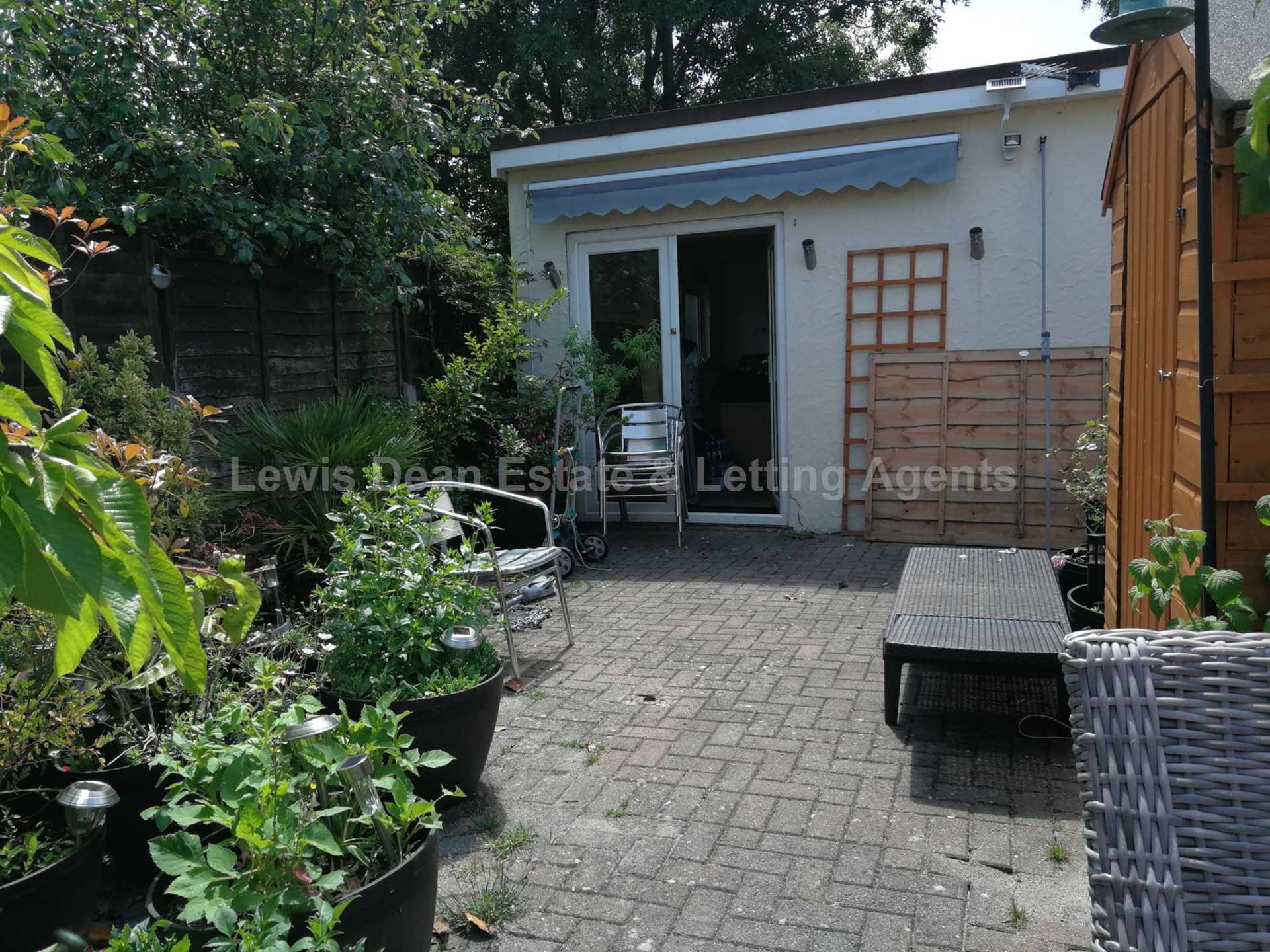 LET AGREED - SIMIALR REQUIRED IN HAMWORTHY, Image 7