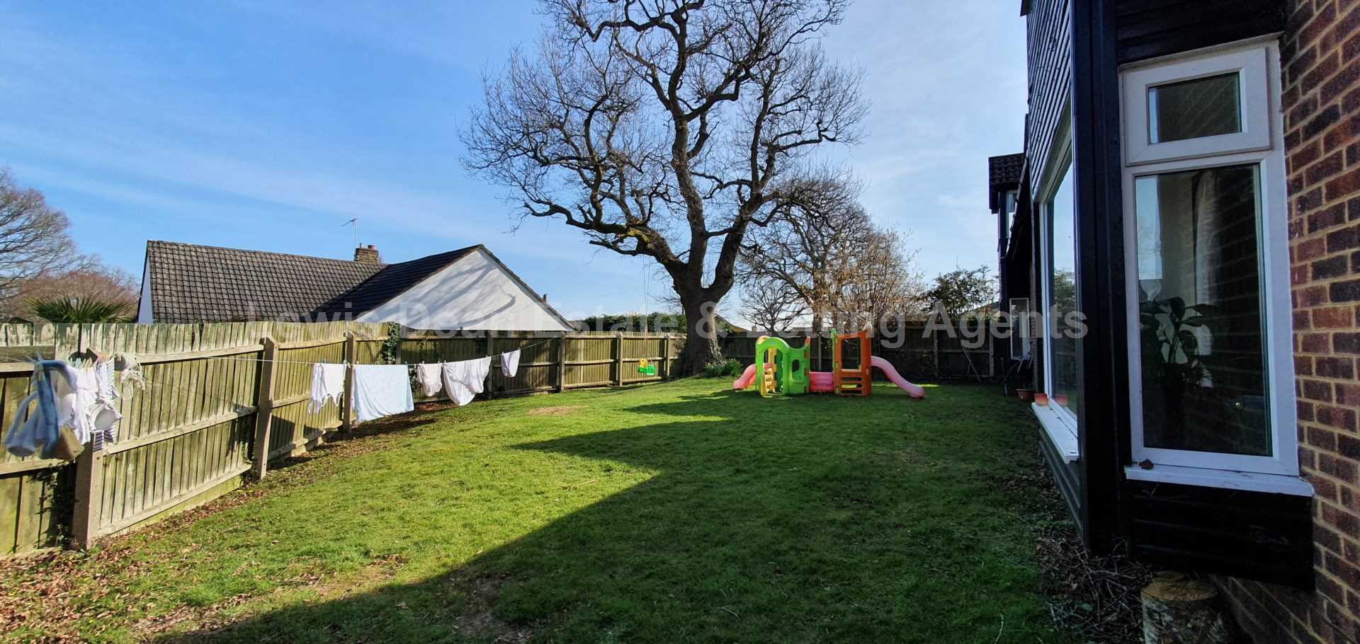 Lytchett Matravers - Two Bed Flat - Heart of the Village, Image 4