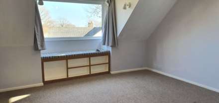 Lytchett Matravers - Two Bed Flat - Heart of the Village, Image 8