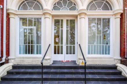 Chinegate Manor, Bournemouth, Dorset., Image 13