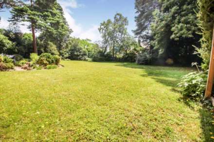 Chinegate Manor, Bournemouth, Dorset., Image 9