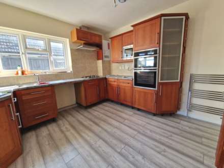 LAKE DRIVE, POOLE - LET AGREED SIMILAR REQUIRED, Image 6