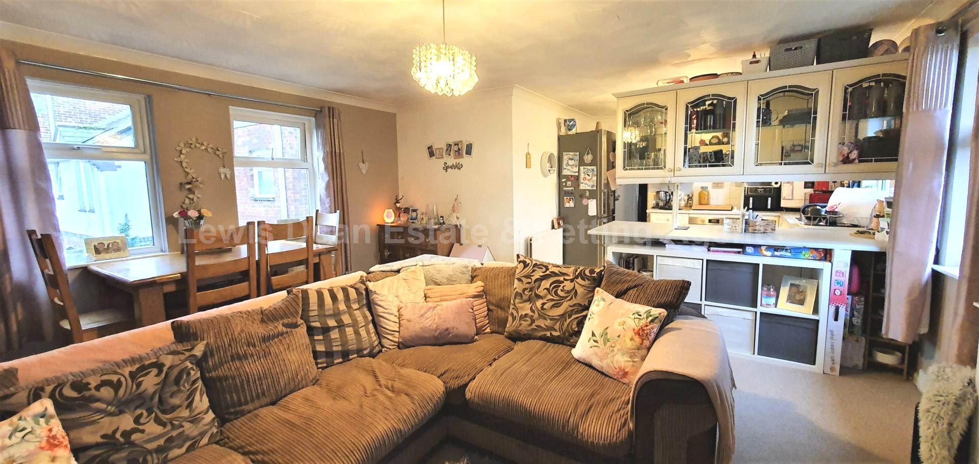 Upton Two Double Bedroom Flat, Image 3