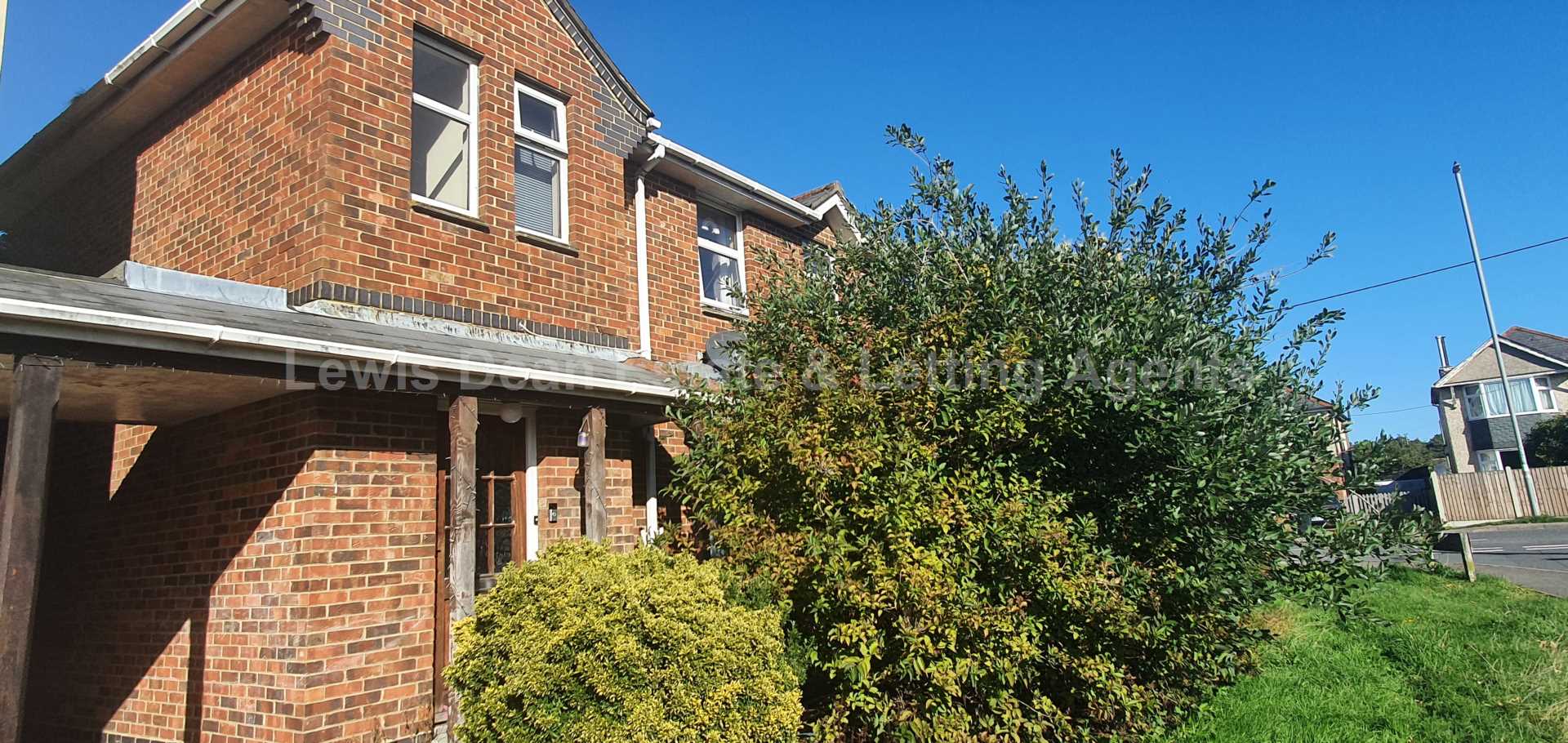 Upton Two Double Bedroom Flat, Image 5