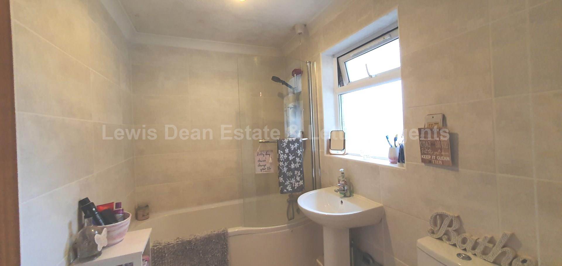 Upton Two Double Bedroom Flat, Image 7