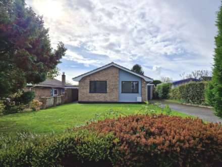 2 Bedroom Bungalow, LYTCHETT MATRAVERS -