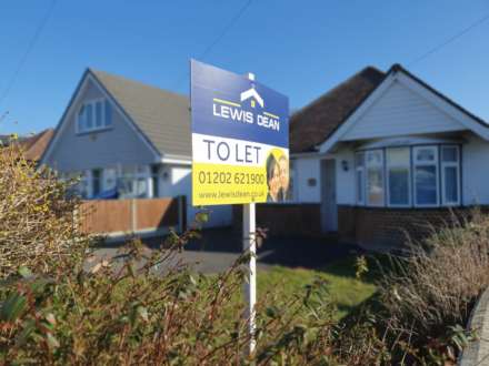 2 Bedroom Bungalow, BUNGALOW WITH SEA VIEWS - Woodlands Avenue, Hamworthy, Poole