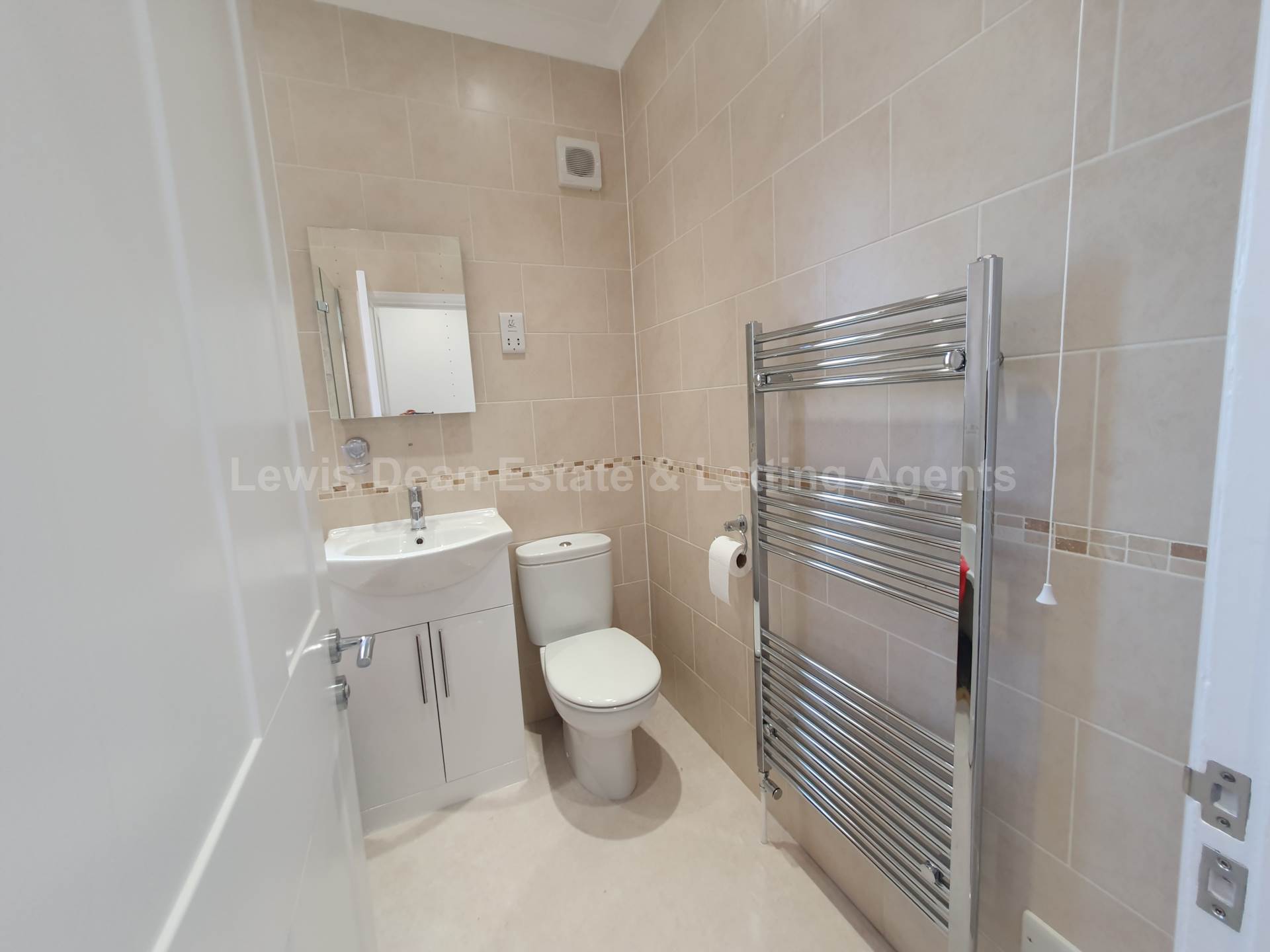 Hamworthy Park Bungalow, Image 3
