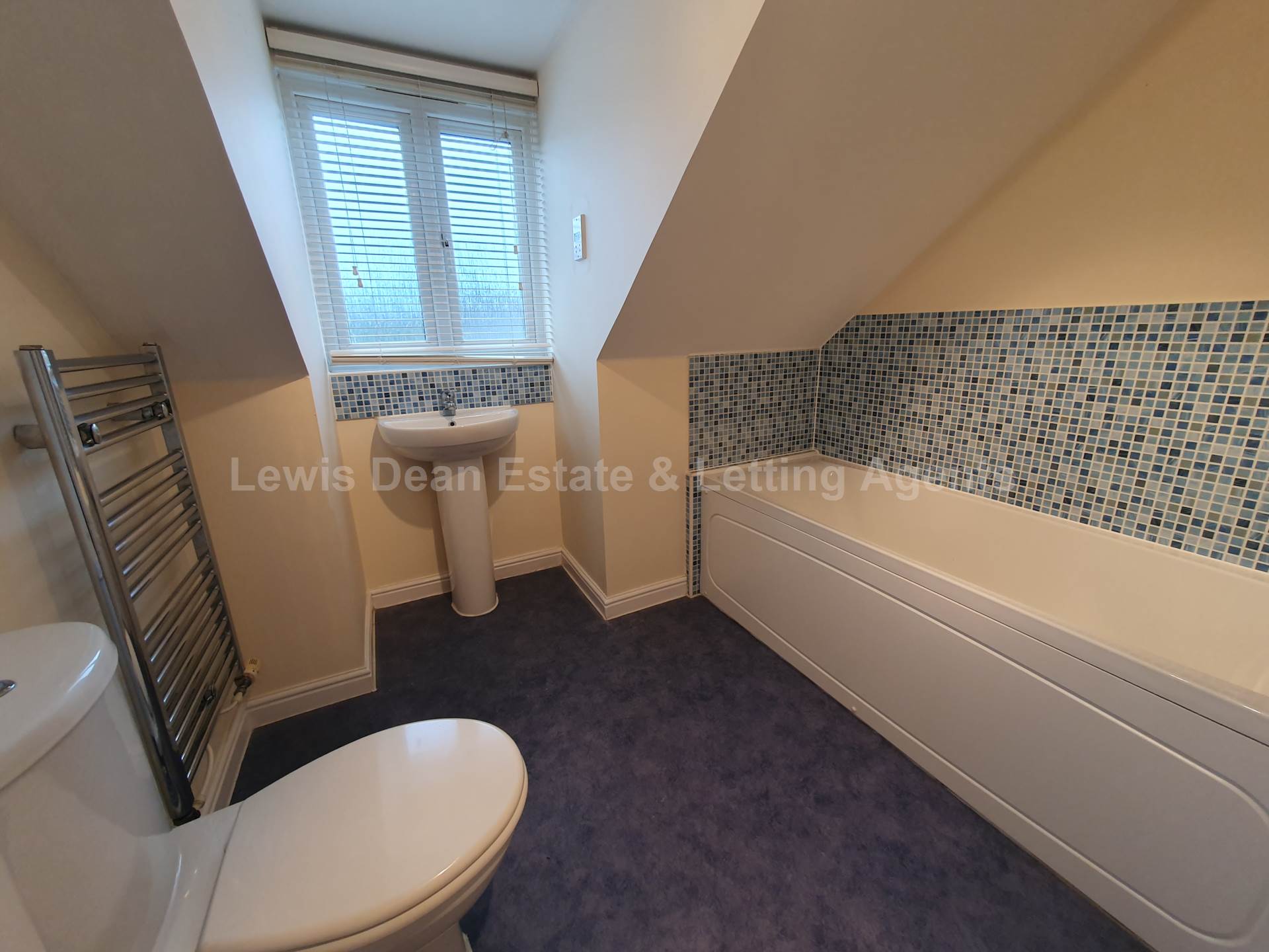 Close to Cobbs Quay - Family Home, Image 11