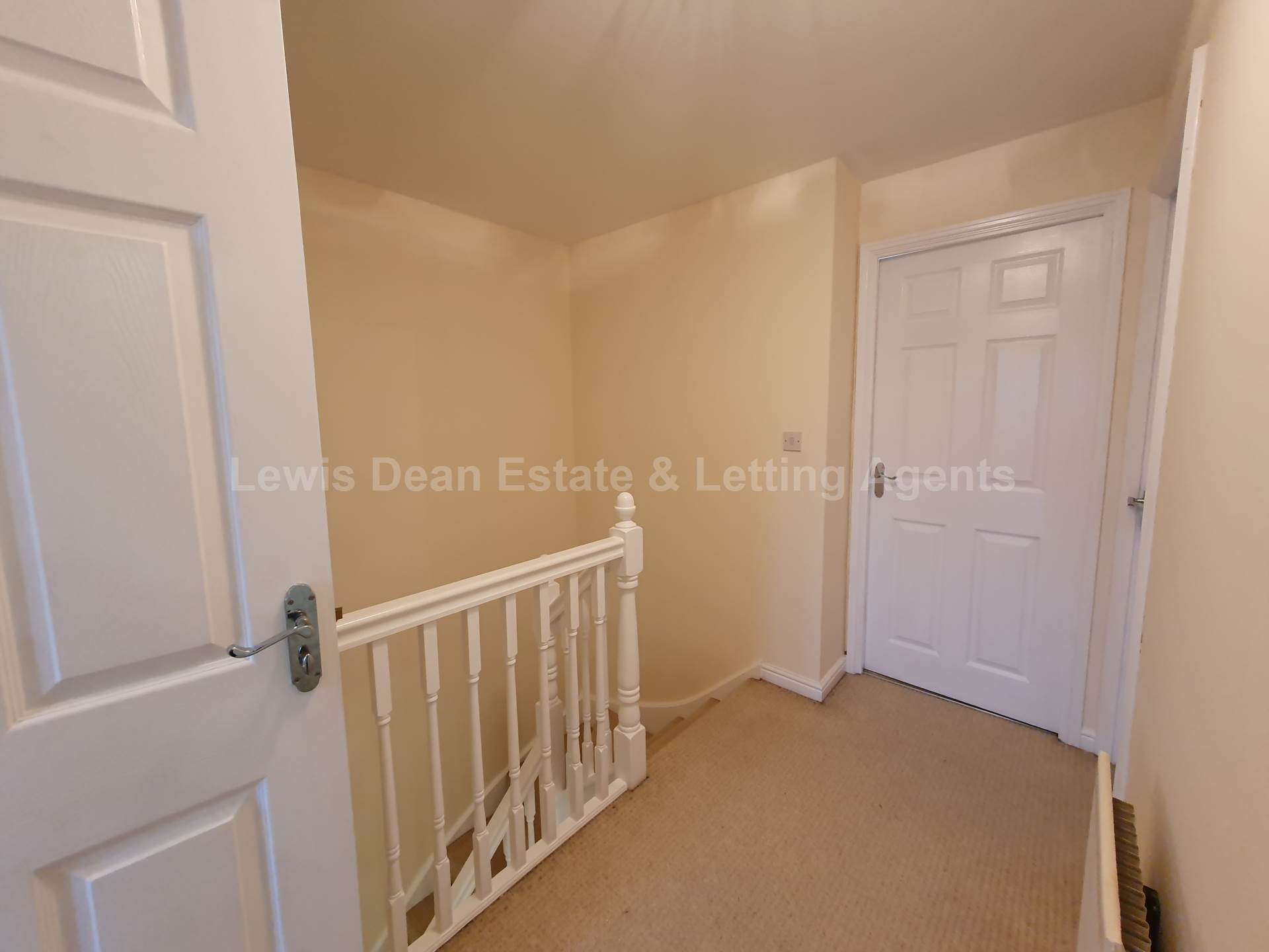 Close to Cobbs Quay - Family Home, Image 8