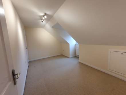 Close to Cobbs Quay - Family Home, Image 10