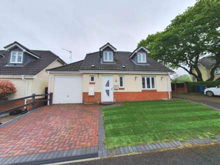 Close to Cobbs Quay - Family Home, Image 2