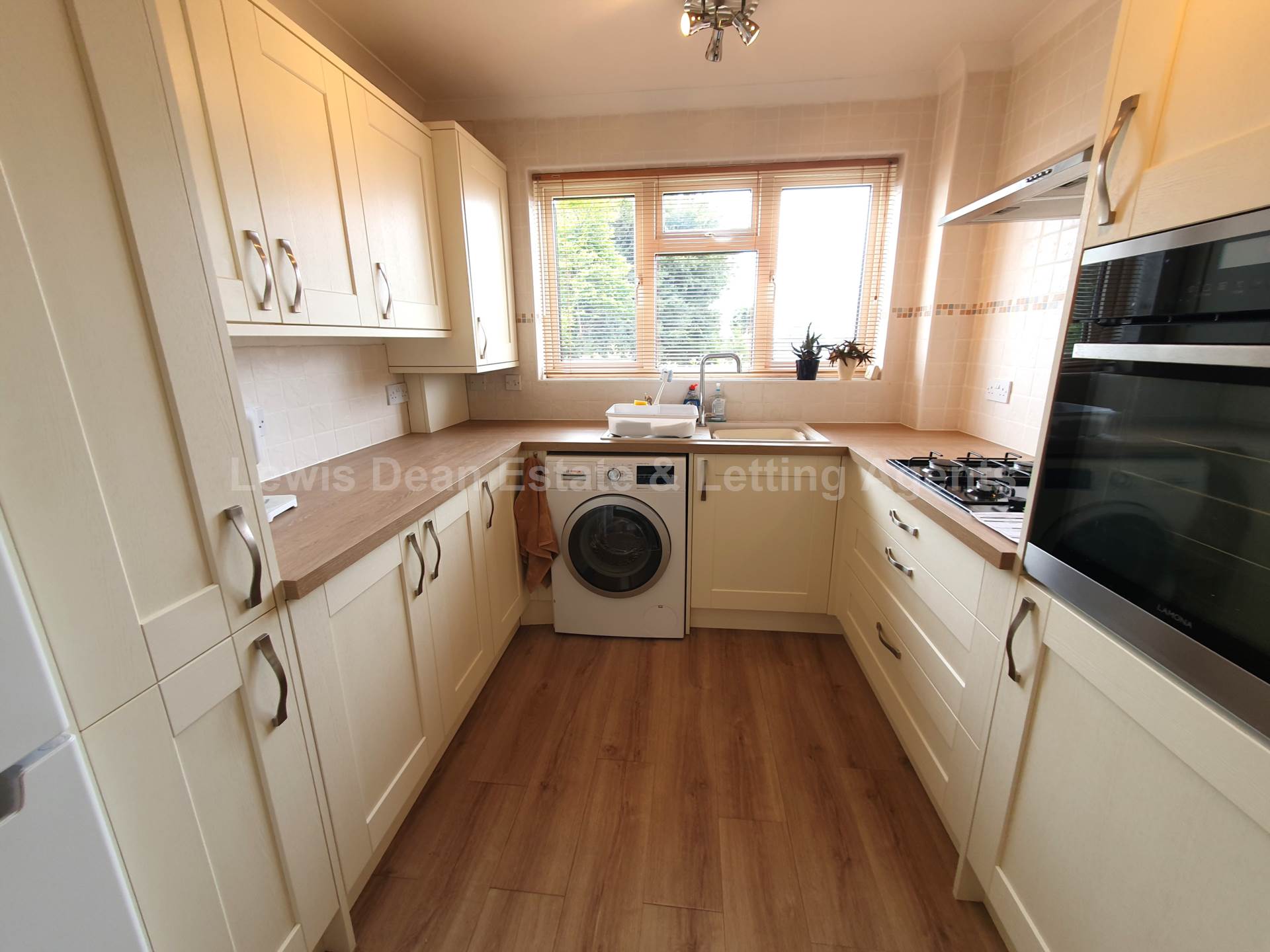Lytchett Matravers Two Bedroom Flat with Garage, Image 2