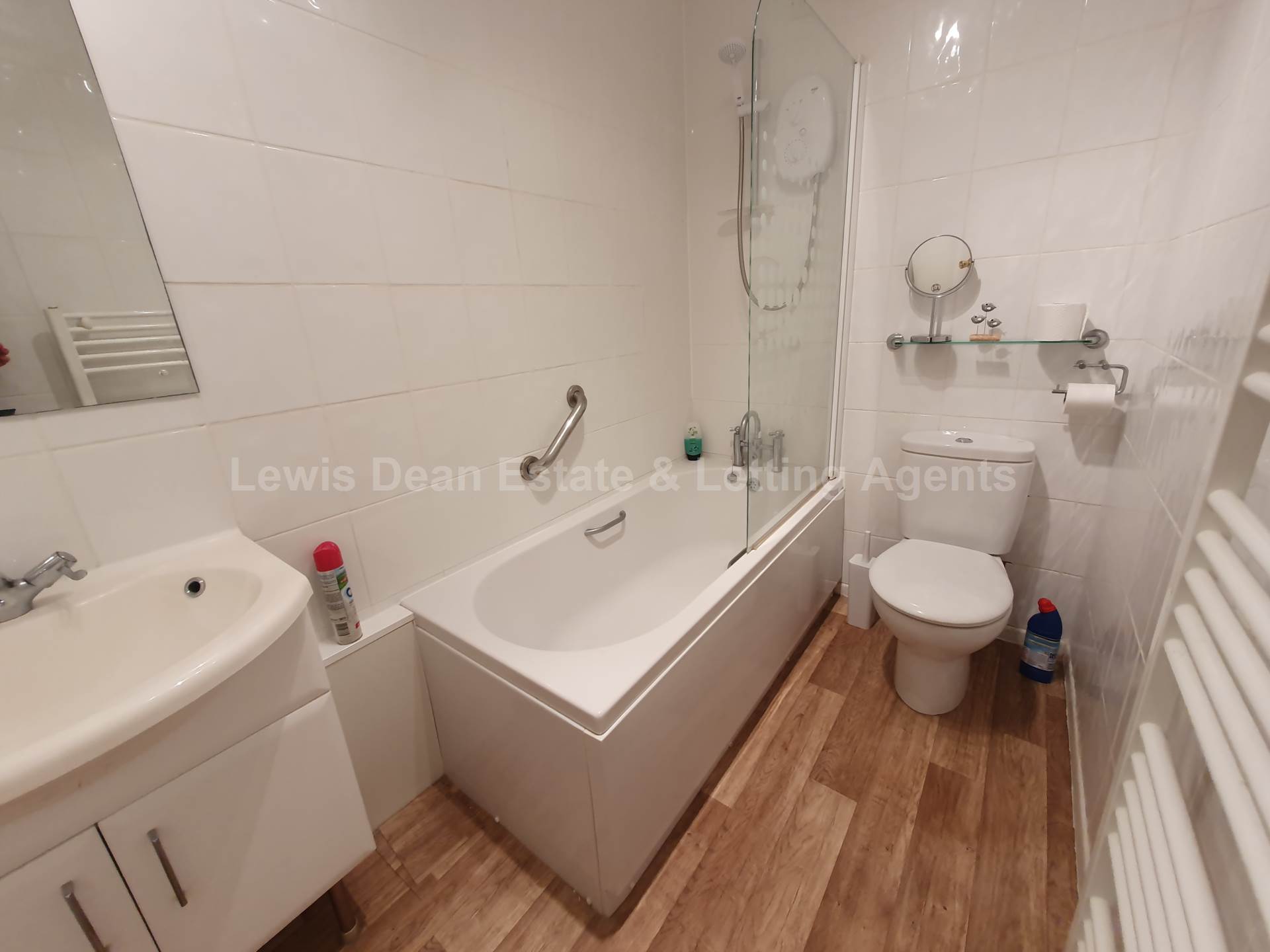 Lytchett Matravers Two Bedroom Flat with Garage, Image 4