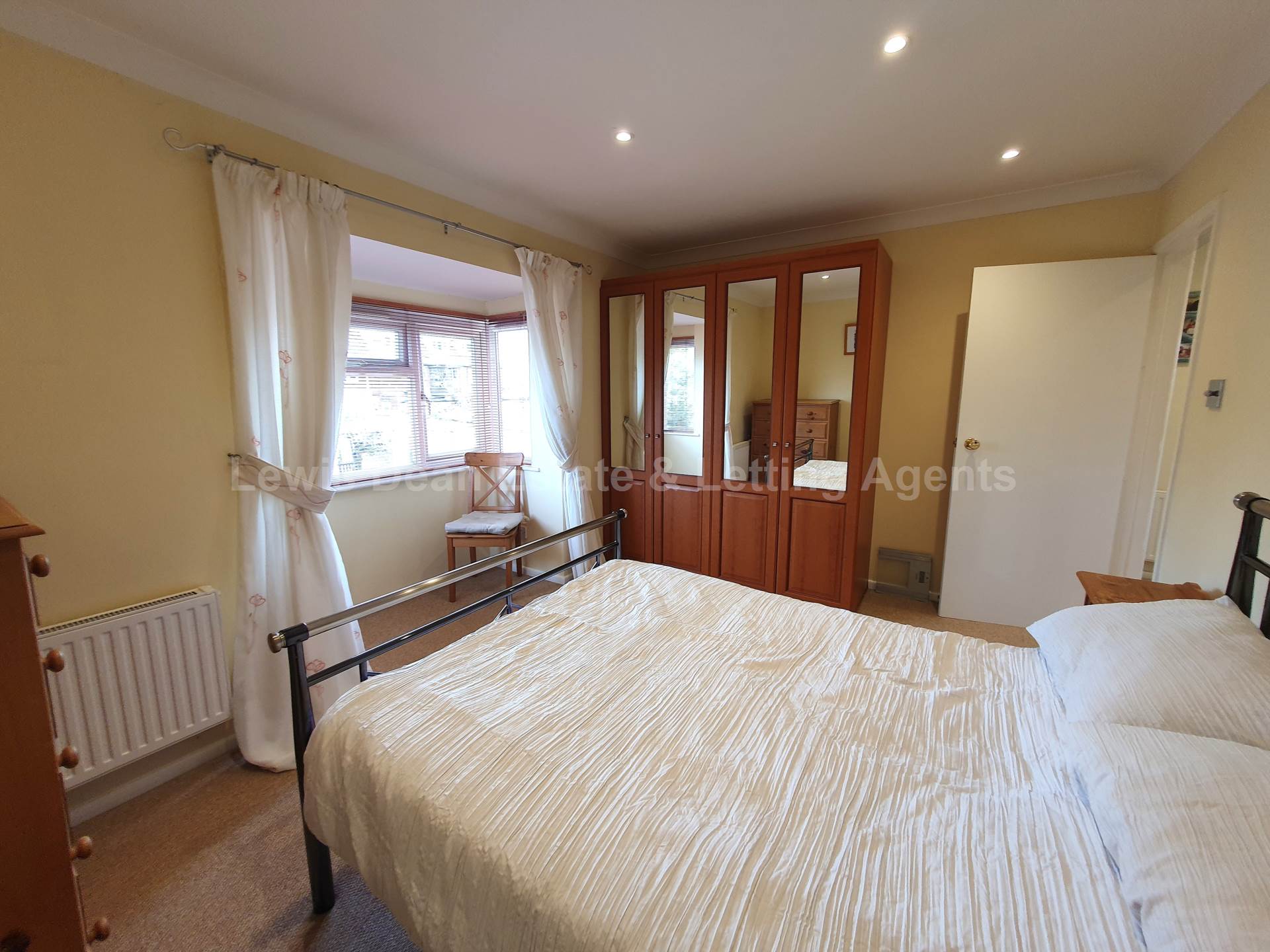 Lytchett Matravers Two Bedroom Flat with Garage, Image 5