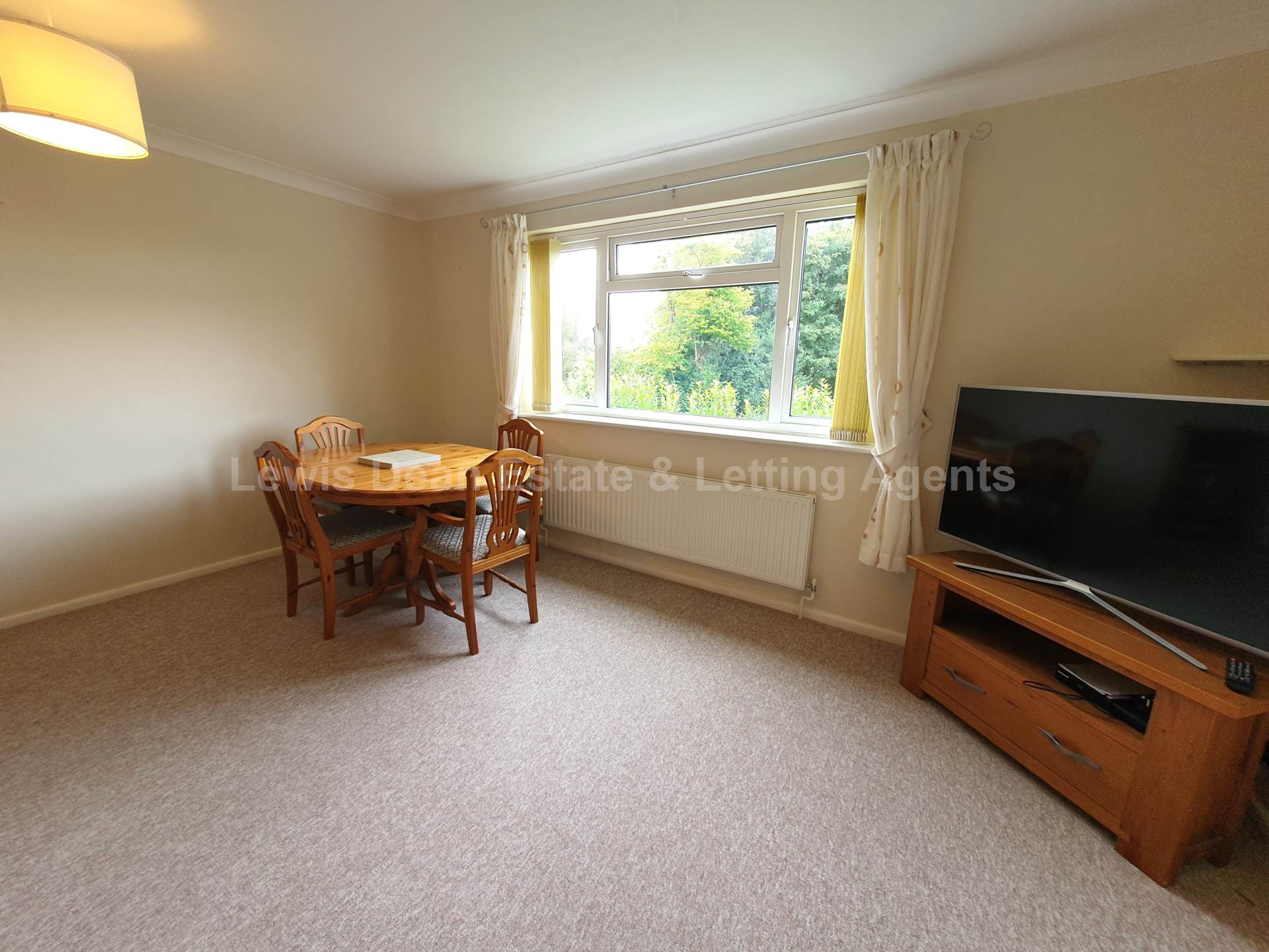 Lytchett Matravers Two Bedroom Flat with Garage, Image 8