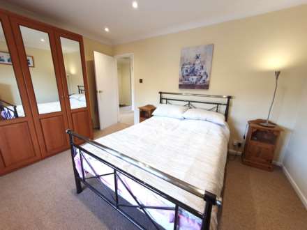 2 Bedroom Flat, Lytchett Matravers Two Bedroom Flat with Garage