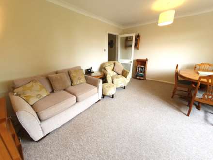 Lytchett Matravers Two Bedroom Flat with Garage, Image 3