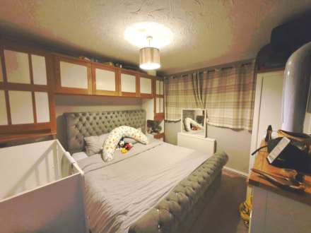Two Bedroom Ground Floor Flat - Creekmoor, Image 5