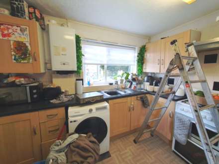 Two Bedroom Ground Floor Flat - Creekmoor, Image 6