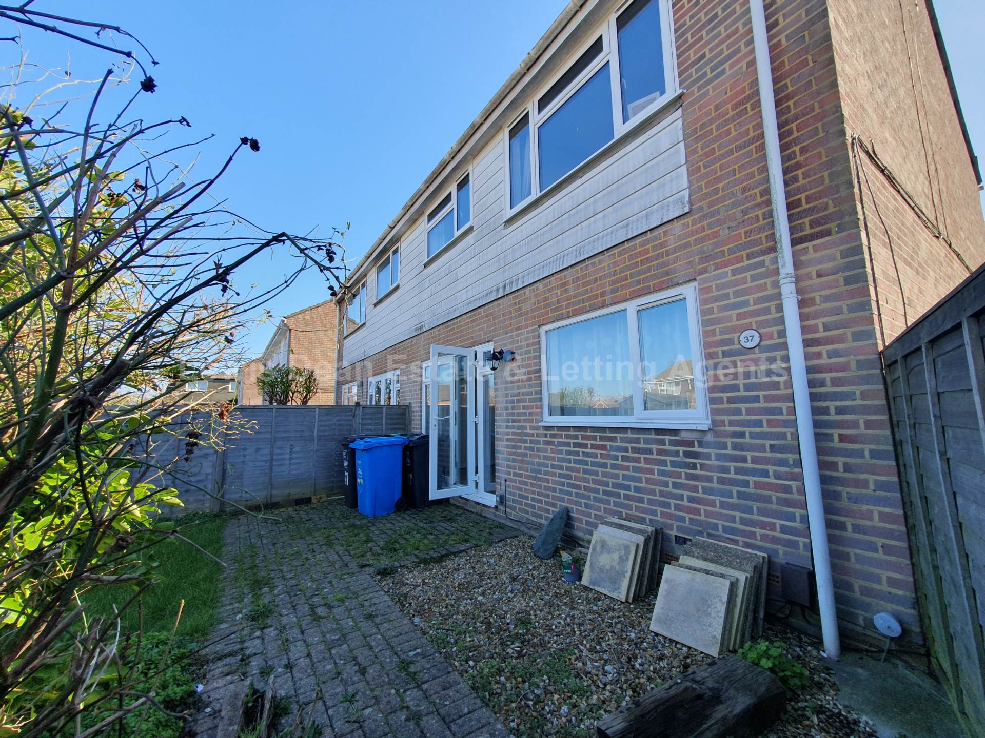 LET AGREED - SIMILAR REQUIRED IN HAMWORTHY, Image 1