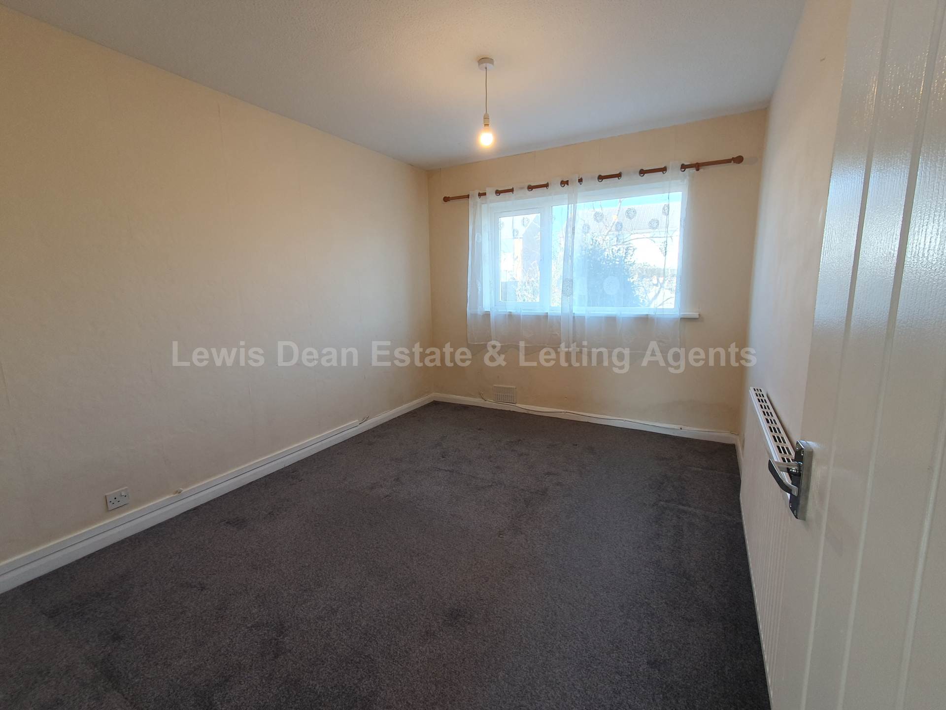 LET AGREED - SIMILAR REQUIRED IN HAMWORTHY, Image 2