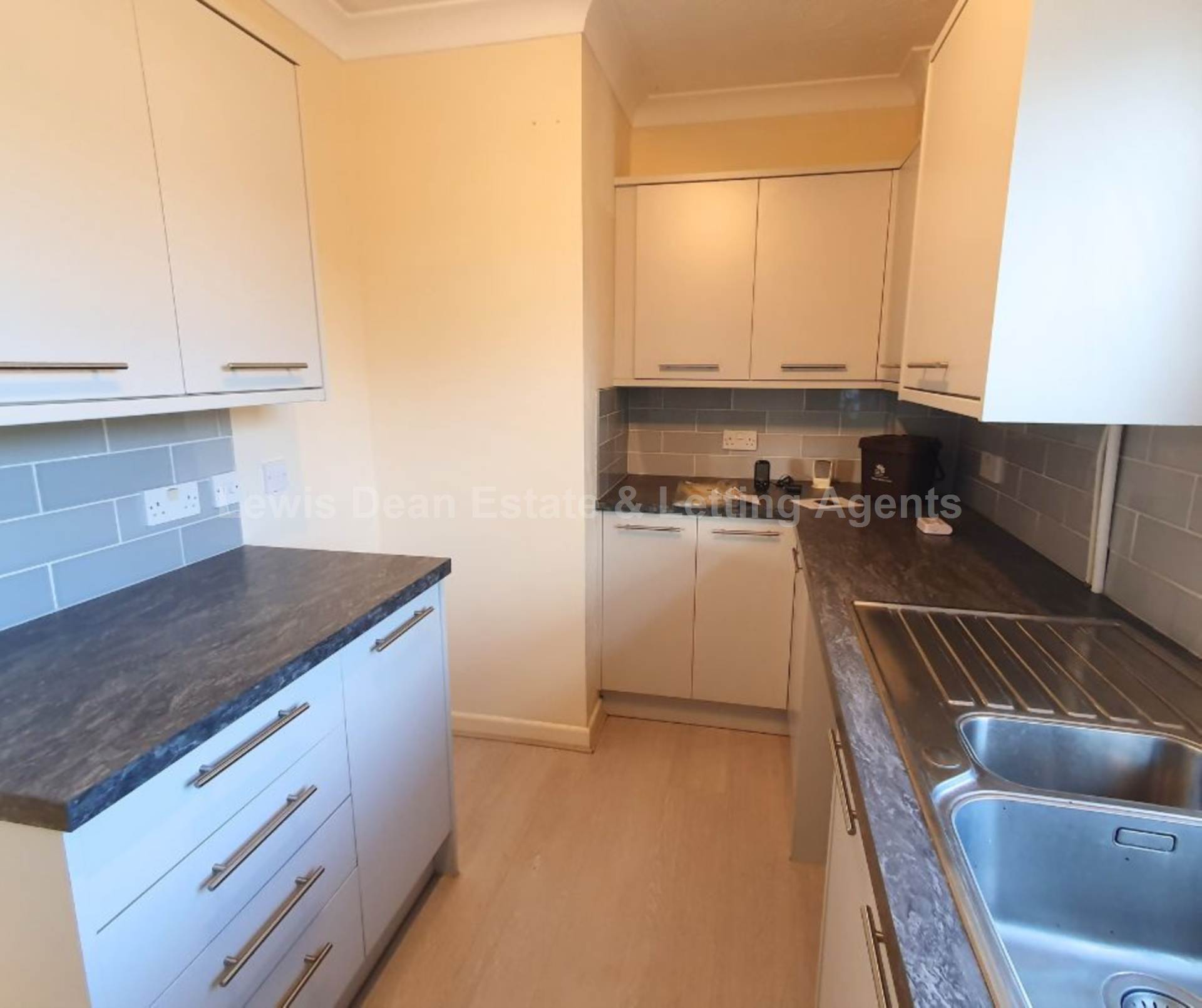 Leigh Road, Wimborne, Image 4