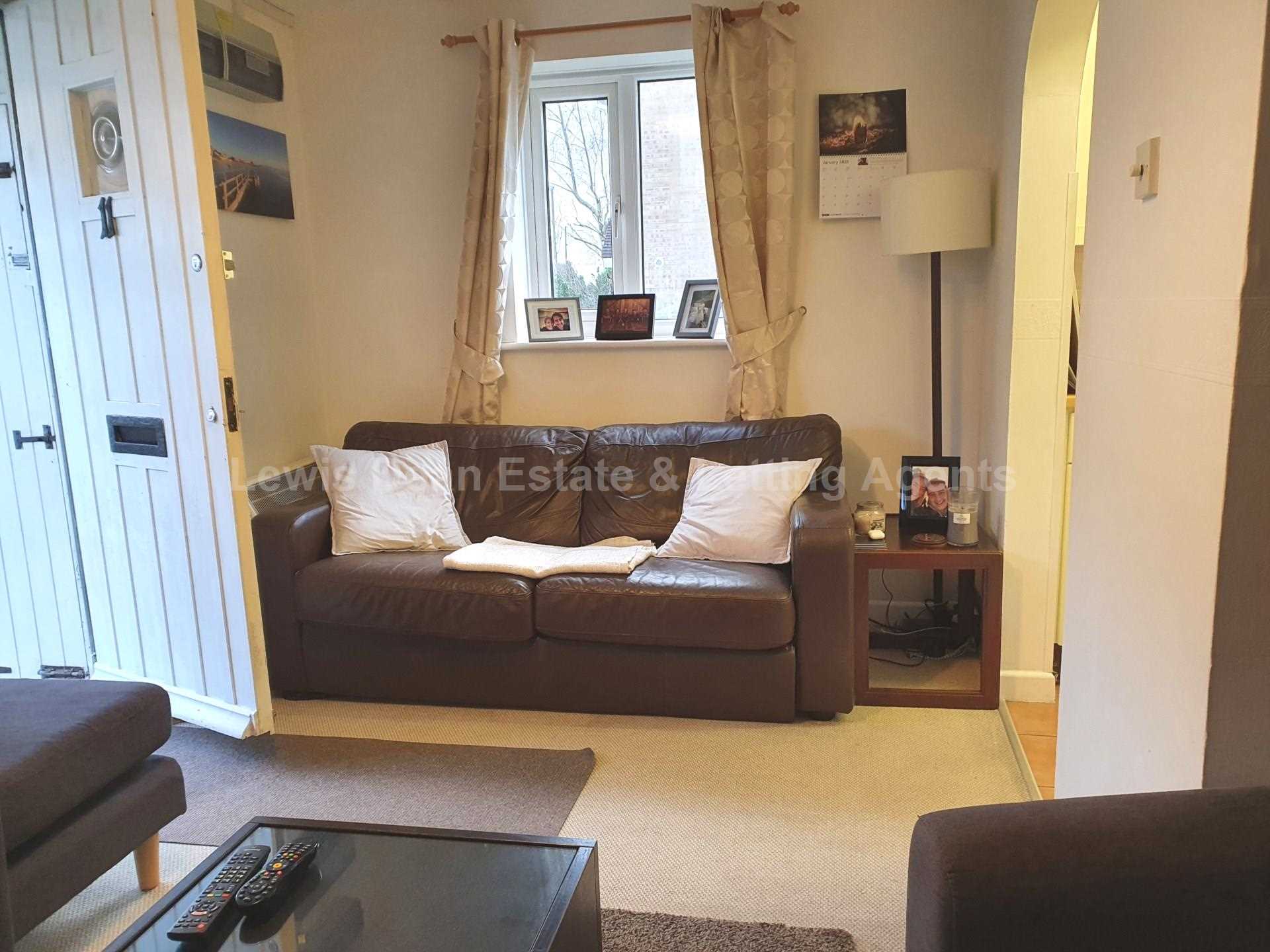 UPTON - One Bedroom House, Image 3