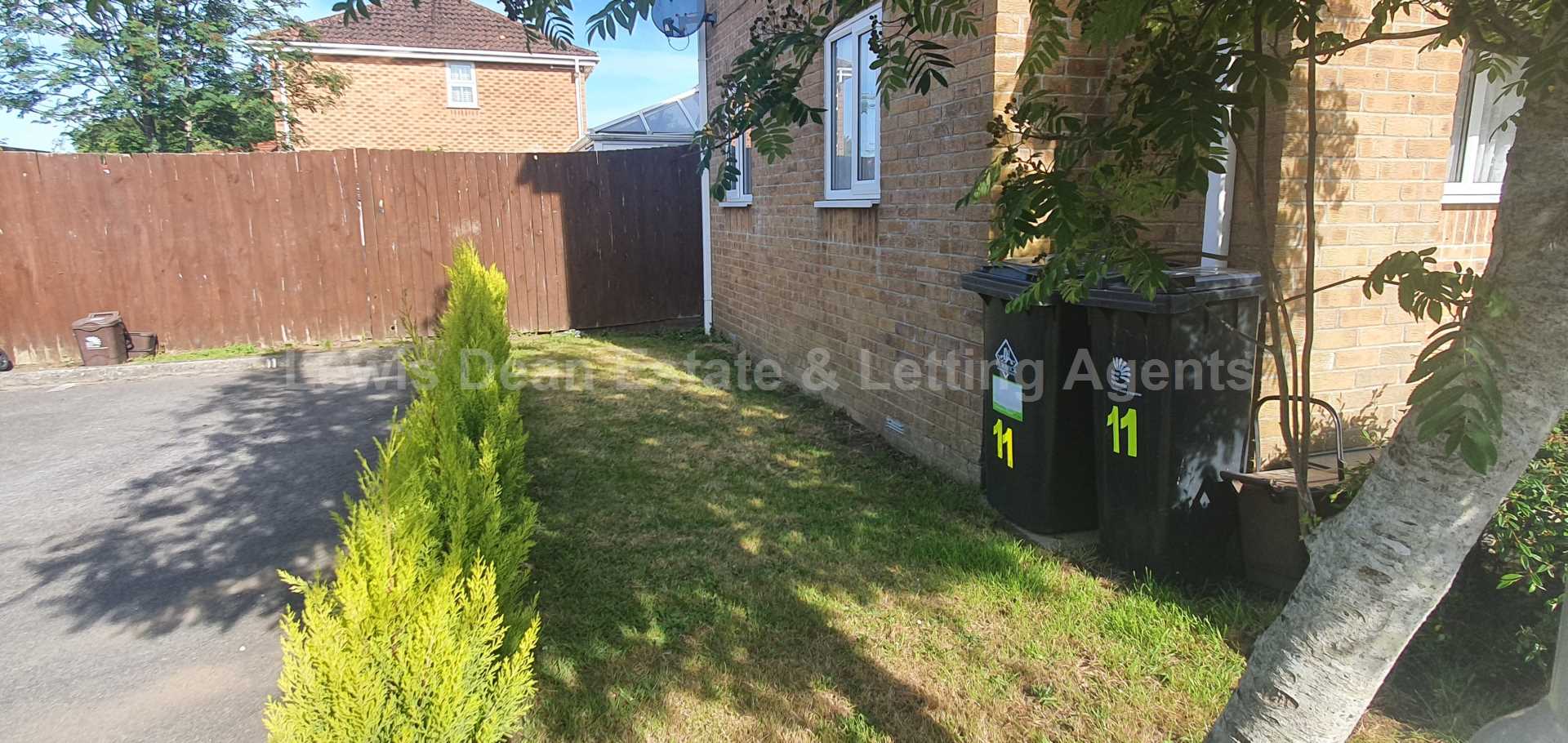 UPTON - One Bedroom House, Image 7