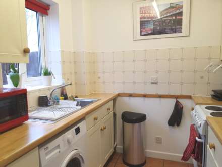 UPTON - One Bedroom House, Image 4