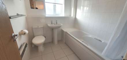 UPTON - One Bedroom House, Image 6