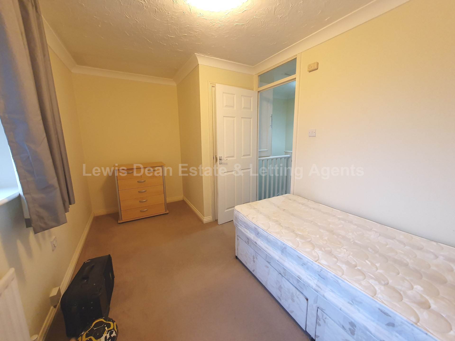 Stirrup Close, Upton, Image 10